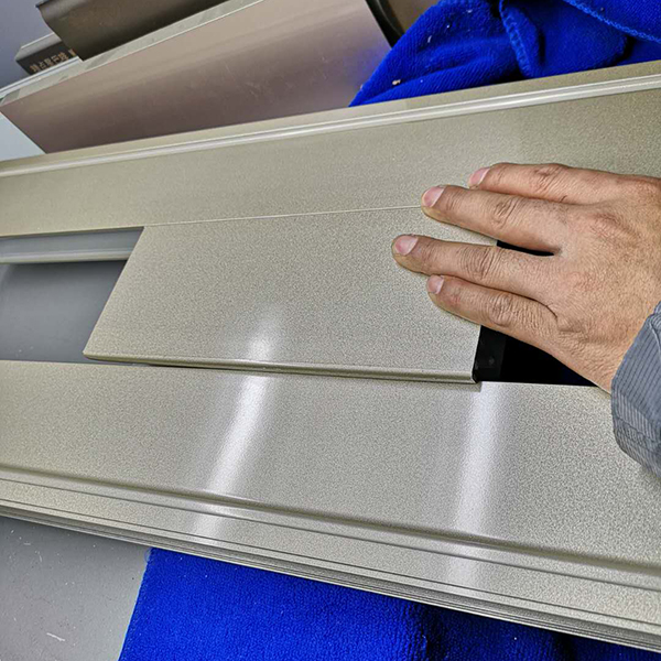 液體自動靜電噴槍應(yīng)用 液體自動靜電噴槍應(yīng)用